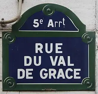 Voir la plaque.