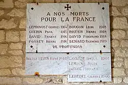 Plaques commémoratives.