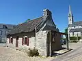 Maison ancienne à toit de chaume servant de lieu d'exposition (située près de la mairie).