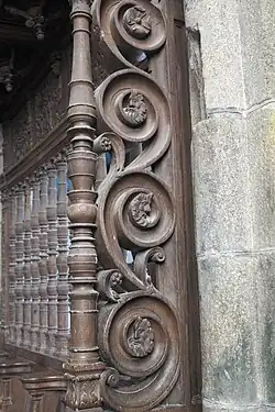 Photographies de stalles en bois sculpté