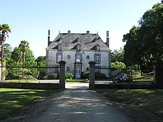 Le château de la Ravillais.