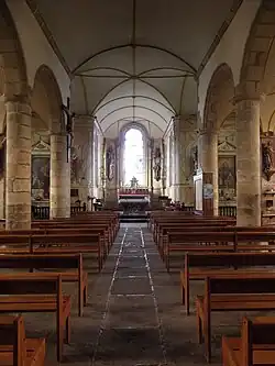 Nef de l'église Saint-Pierre.