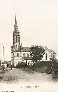 Pluduno ː l'église paroissiale Saint-Pierre vers 1925 (carte postale).