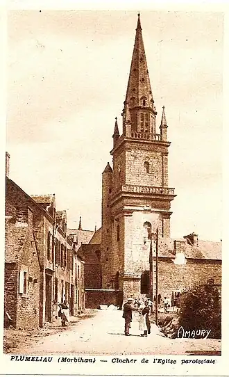 Pluméliau : l'église paroissiale Saint-Meliau vers 1920 (carte postale).