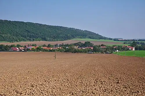 Vue de Služín depuis le nord-ouest.