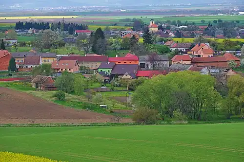 Vue du village depuis le belvédère de Vitčice.