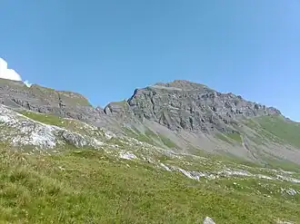 La pointe de Platé depuis le GR 96 au nord-ouest.
