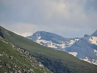 La pointe des Buffettes depuis le col de l'Aiguille dans les Alpes grées au nord.