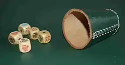 Gobelet de jeu de dés.