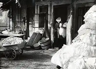 Lavage du linge à Bizovik (en), dans le district de Golovec, en 1958 ou 1959