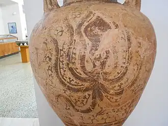 Vase décoré d'une pieuvre.