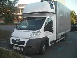 Peugeot « Boxer » châssis plateau bâché