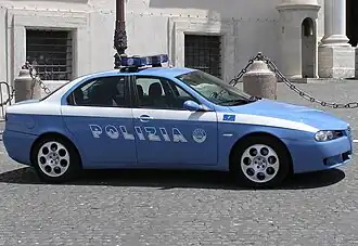 Une Alfa Romeo 156 de la Polizia di Stato 2,5 V6
