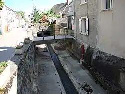 Rue de Pommard où coule l'Avant-Dheune.