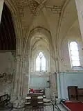 1re&nbsp;travée, vue vers le nord sur la chapelle.