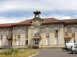 Devanture de l'hôpital-hospice de Pont-Sainte-Maxence