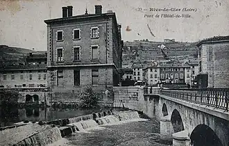 Vue de côté pont Hôtel de Ville