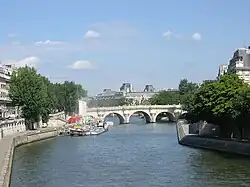 Vu du pont Saint-Michel.