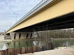 Pile centrale vue de la passerelle de la rive droite, début 2022.