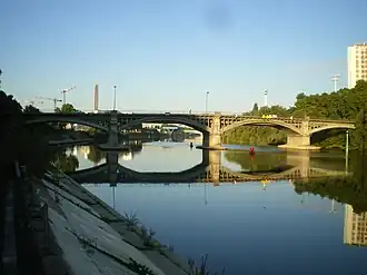 Le pont vu du côté de Saint-Ouen.