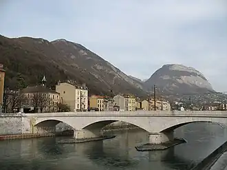 Saint-Eynard depuis le pont de la Citadelle (Grenoble).