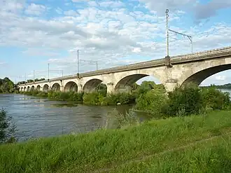 Image illustrative de l’article Viaduc de Montlouis