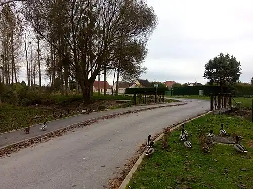 Pont surplombant le ru des Barentons situé rue de la Grand-Fosse.