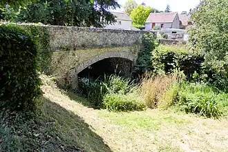 Le pont de la Puisaye en juillet 2022.