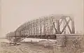 Pont sur le Syr Daria, construit et photographié en 1899, à environ 60 km au sud de Tachkent (photo Société de géographie).