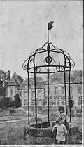 Le puits du château en 1932.