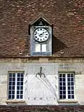 Horloge et cadran solaire.