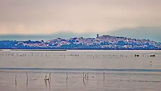 Le village vu de Port-Mahon (Sigean).