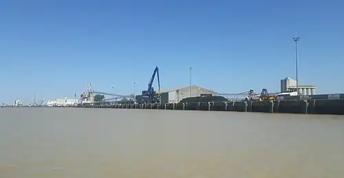 Les quais de Bassens.