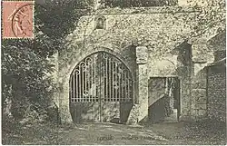 Portail d'entrée de l'abbaye, xiiie siècle.