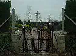 Portail du cimetière.