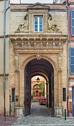 Portail l'hôtel Cassan à Toulouse