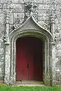 La chapelle Notre-Dame de Locmaria-an-Hent : portail occidental.