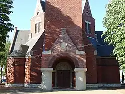 Portail principal de l'église Saint-Louis de Rouvroy.