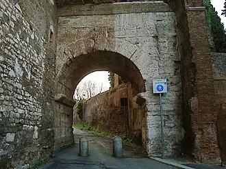Arc de Dolabella et Silanus.