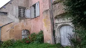 Porte provenant de l'église Saint-Nicolas.