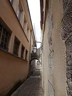 Porte de l’Hôtel-Dieu.