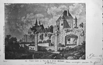 Derrière la porte d'Ardon.