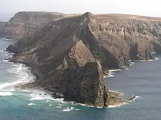 L' Ilhéu de Baixo le long de la côte nord peu peuplée.
