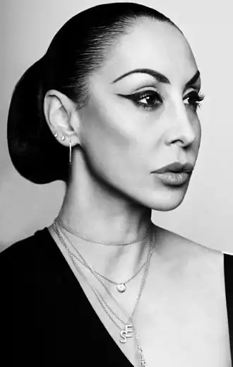 Portrait de Stefanie Renoma.