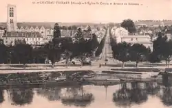 Carte postale de Château-Thierry montrant l'église Saint Crépin et l'Avenue de Soissons.