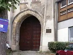 La poterne de l’ancien château seigneurial (XIIIe&nbsp;siècle).