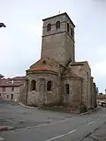 Prieuré, l’église Saint-Pierre, chevet et tour.