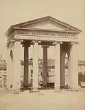 La Porta Ticinese&nbsp;(en) néoclassique construite à Milan par Luigi Cagnola, photographie, vers 1870.