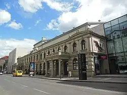 Description de cette image, également commentée ci-après