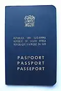 Passeport sud-africain antérieur à 1994 (couverture en 3 langues : anglais, afrikaans, français).